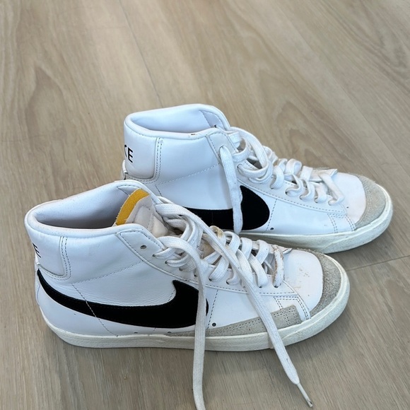 Nike Shoes - Nike White Blazer Mid ‘77 high top sneaker size 7.5 women’s